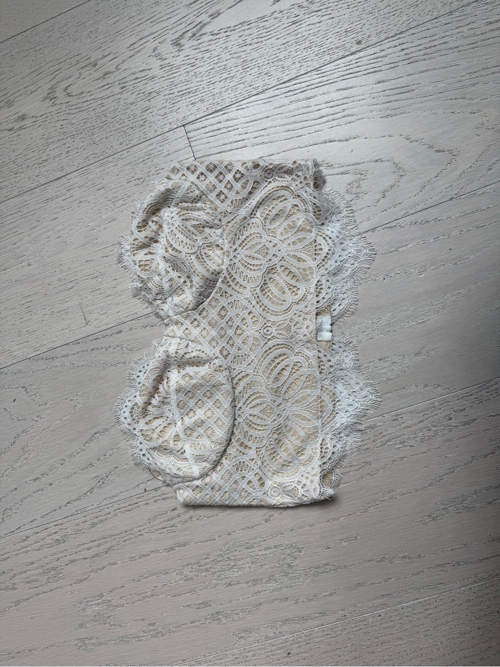 Superdown Revolve - White Lace Strapless Crop Top - Picture 2 of 2